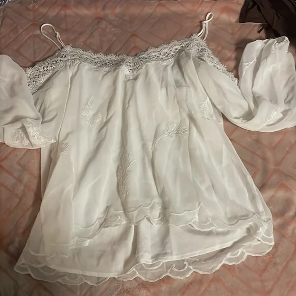 WAYF Embroidered Top - Picture 4 of 4